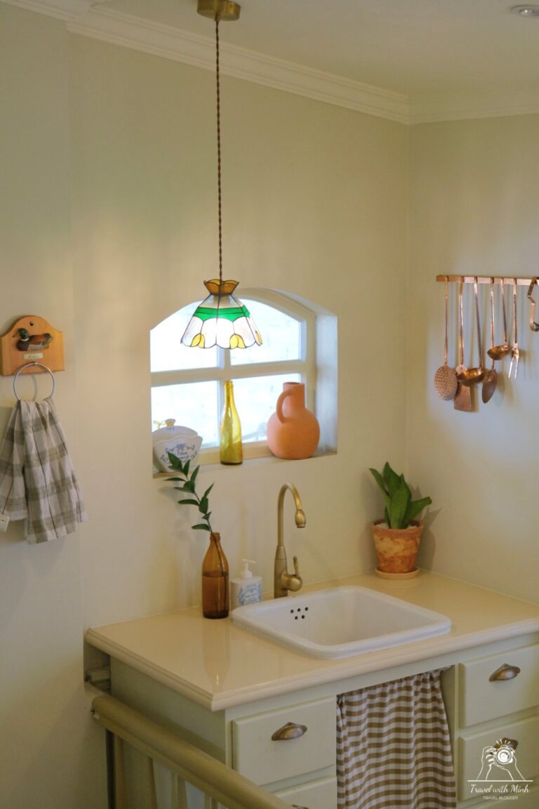 Camy-Grocery-cafe-Travel-with-Minh