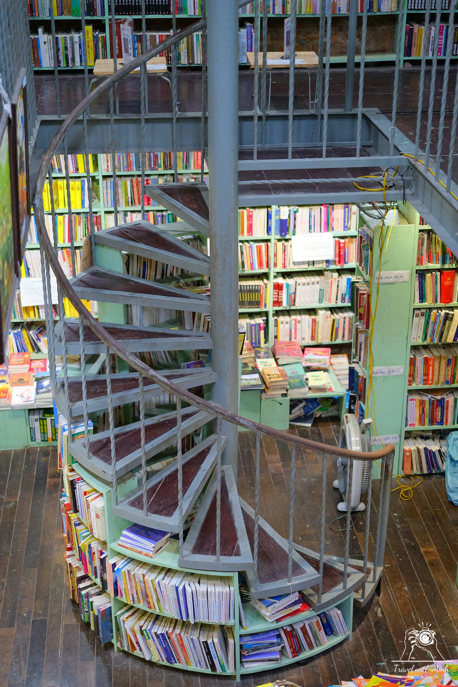 Batch nha sach mao ha noi