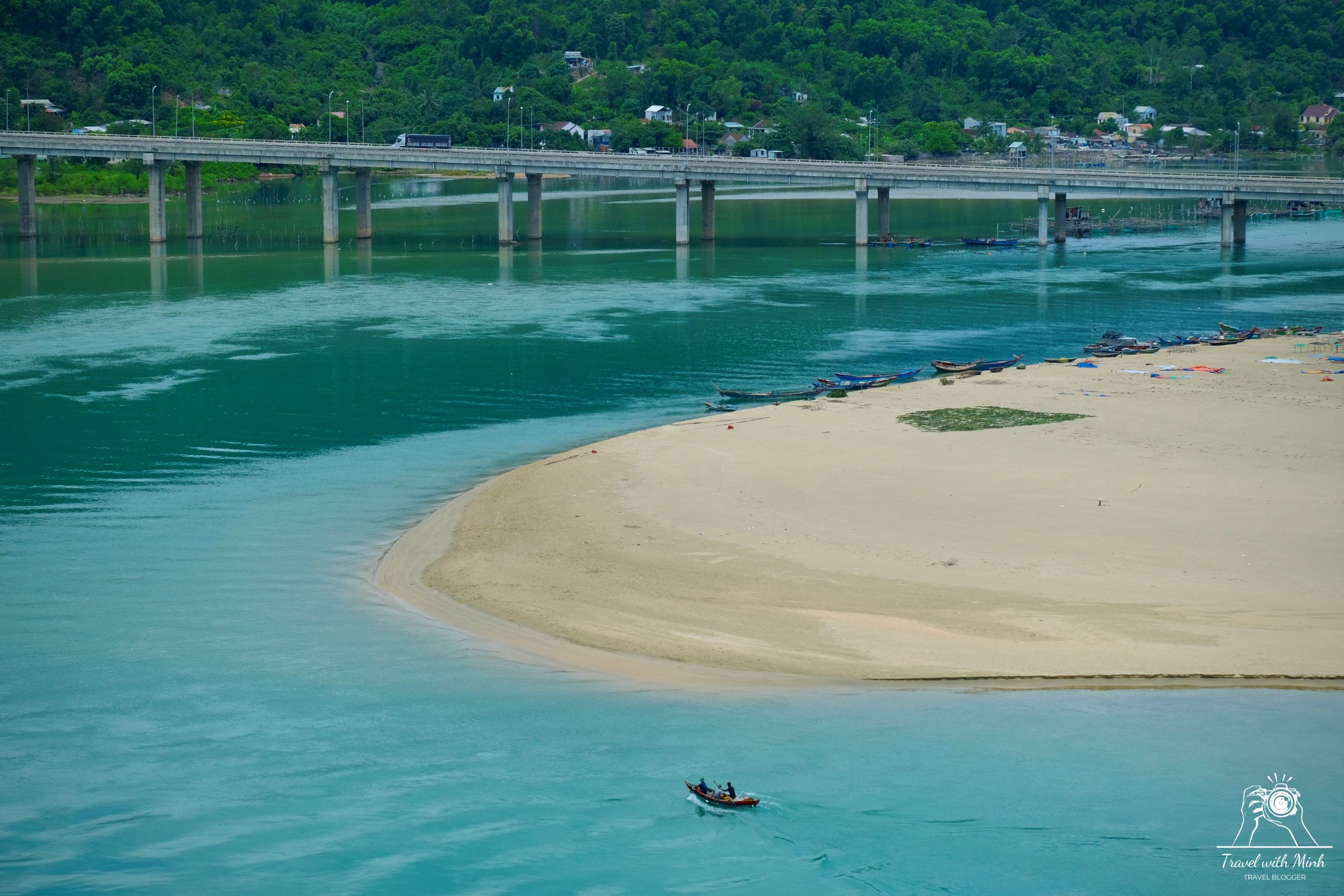 Vinh lang co hue travelwithminh