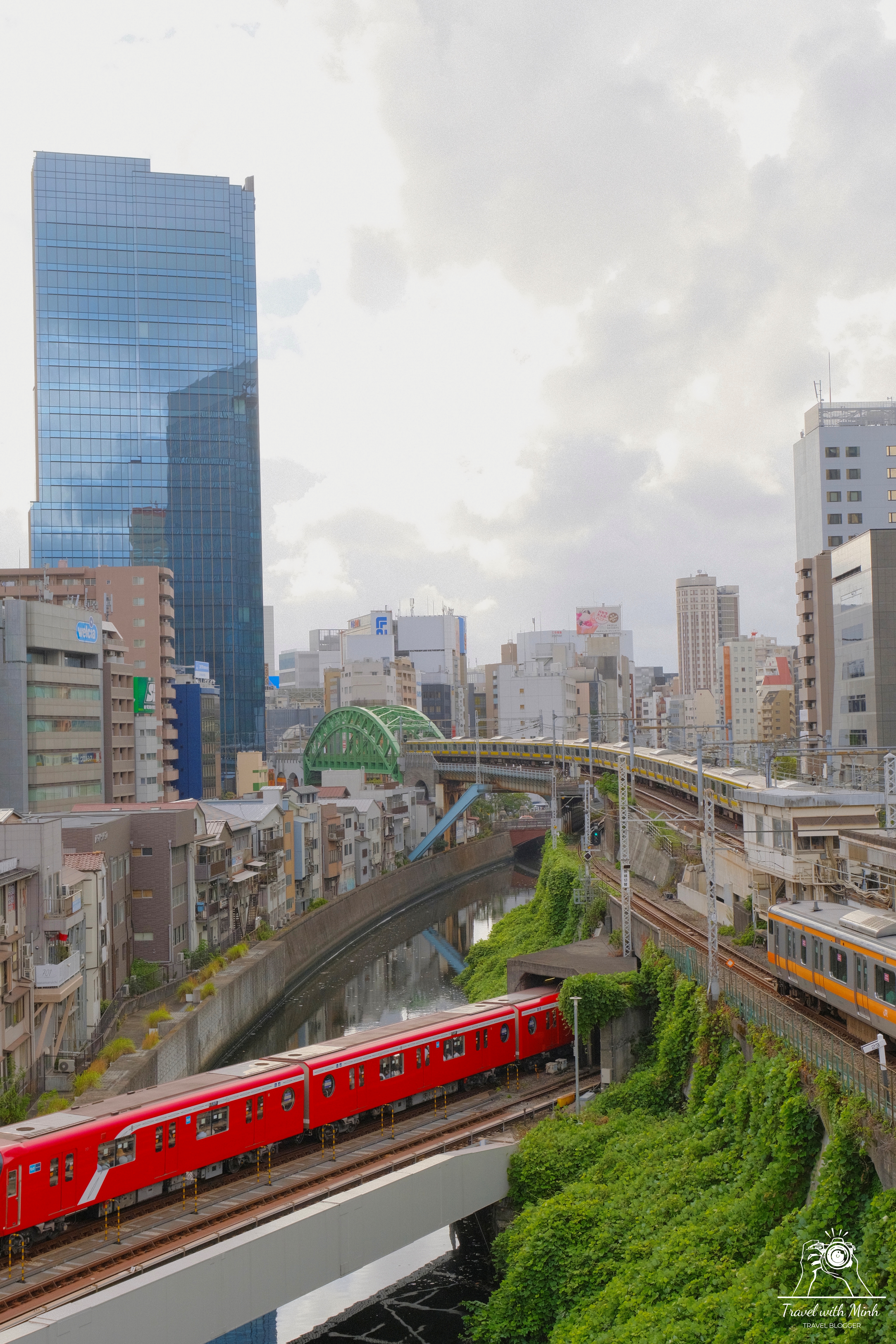 Travelwithminh 4 ochanomizu station suzume anime