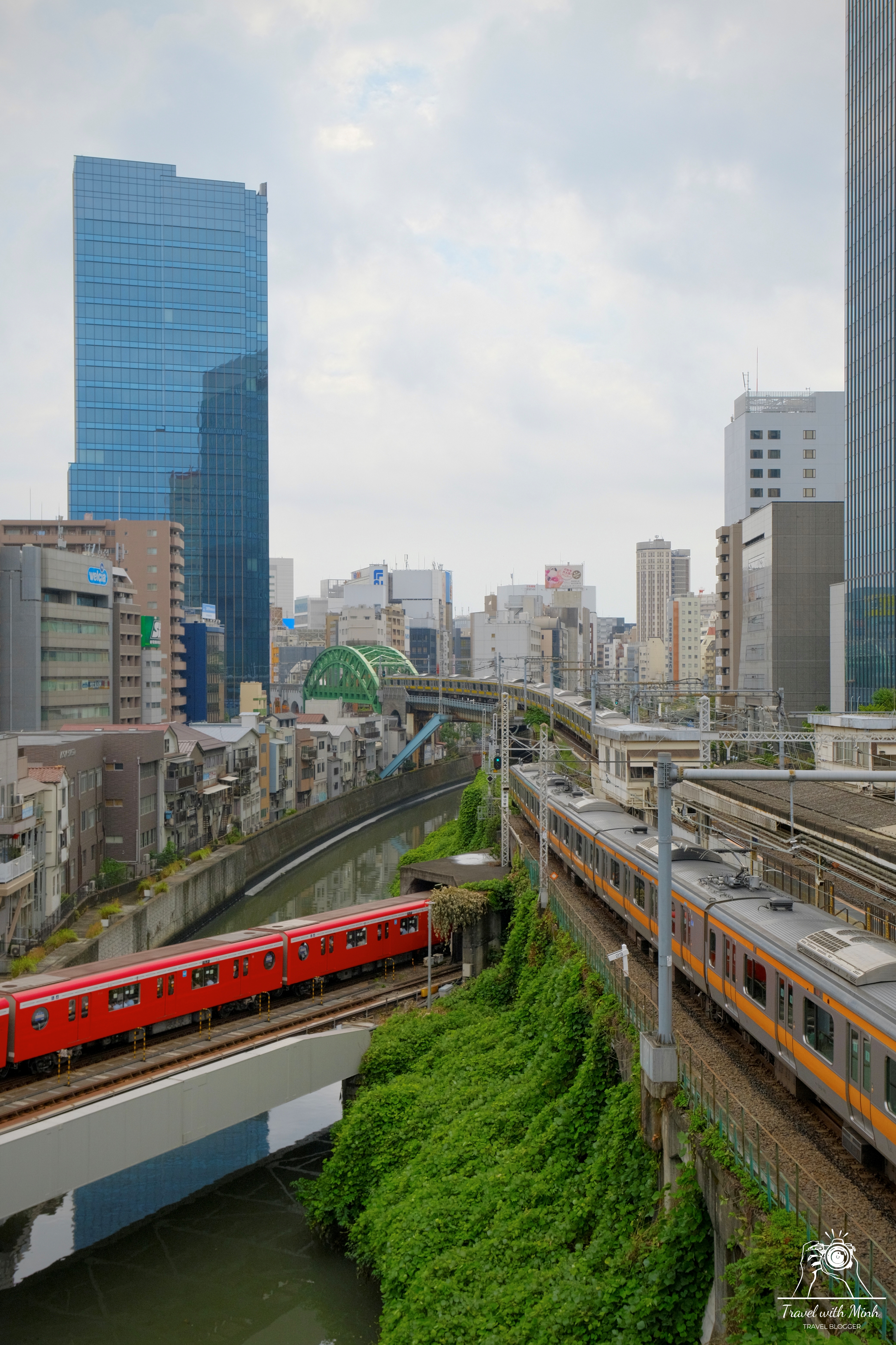 Travelwithminh 67 ochanomizu station suzume