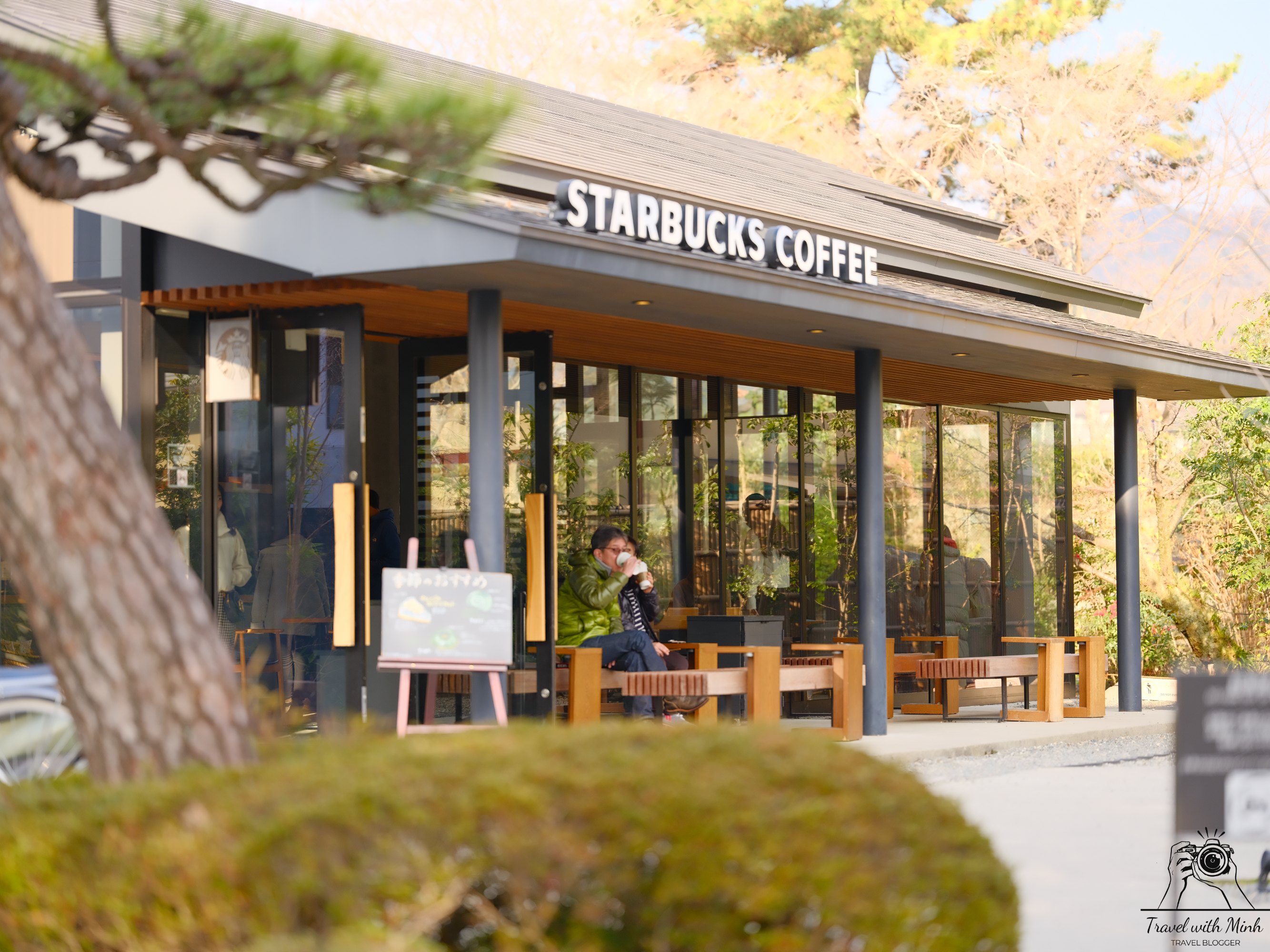 Starbucks Coffee near Byodo-in temple.