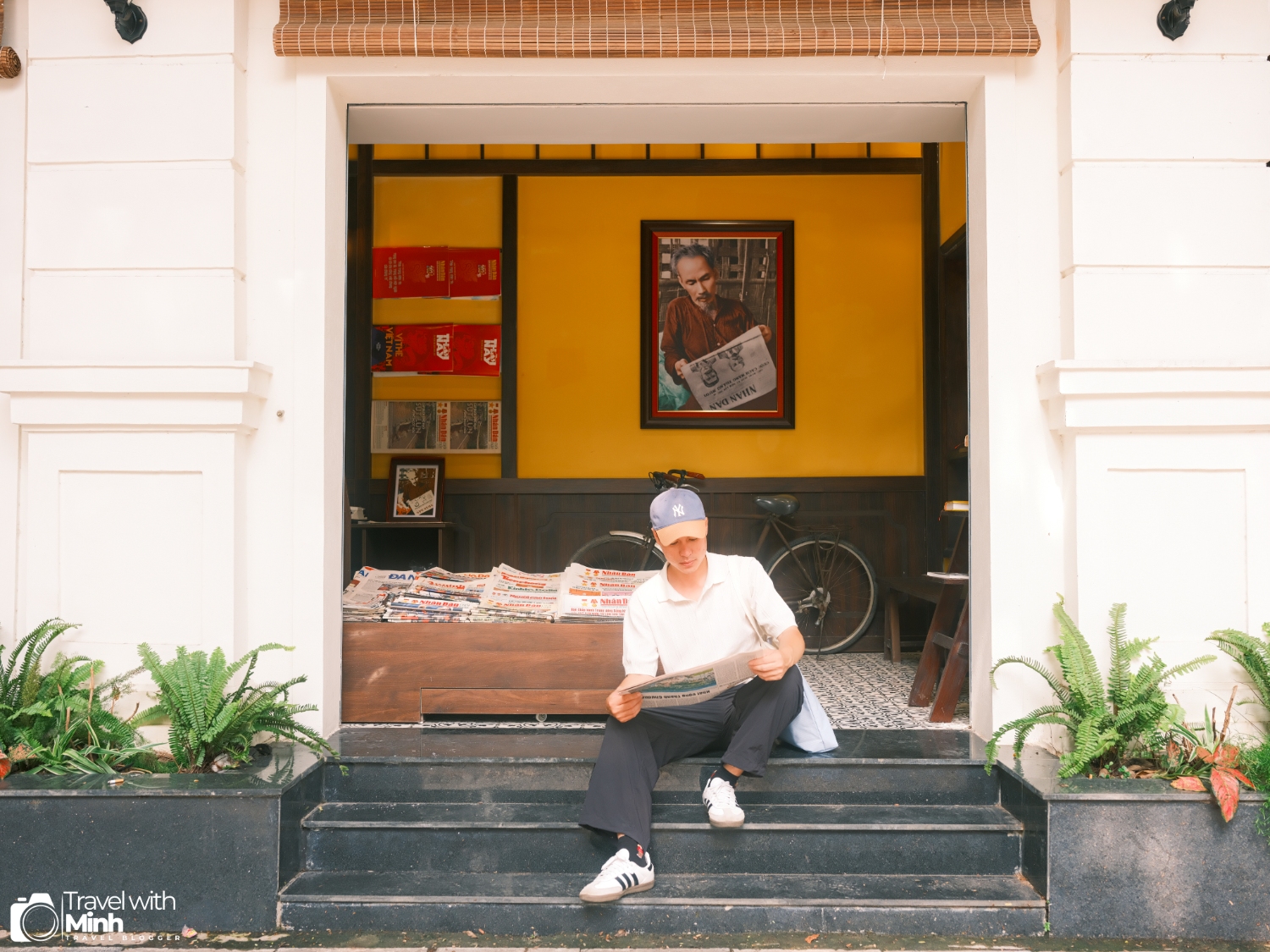 tiệm báo Nhân Dân