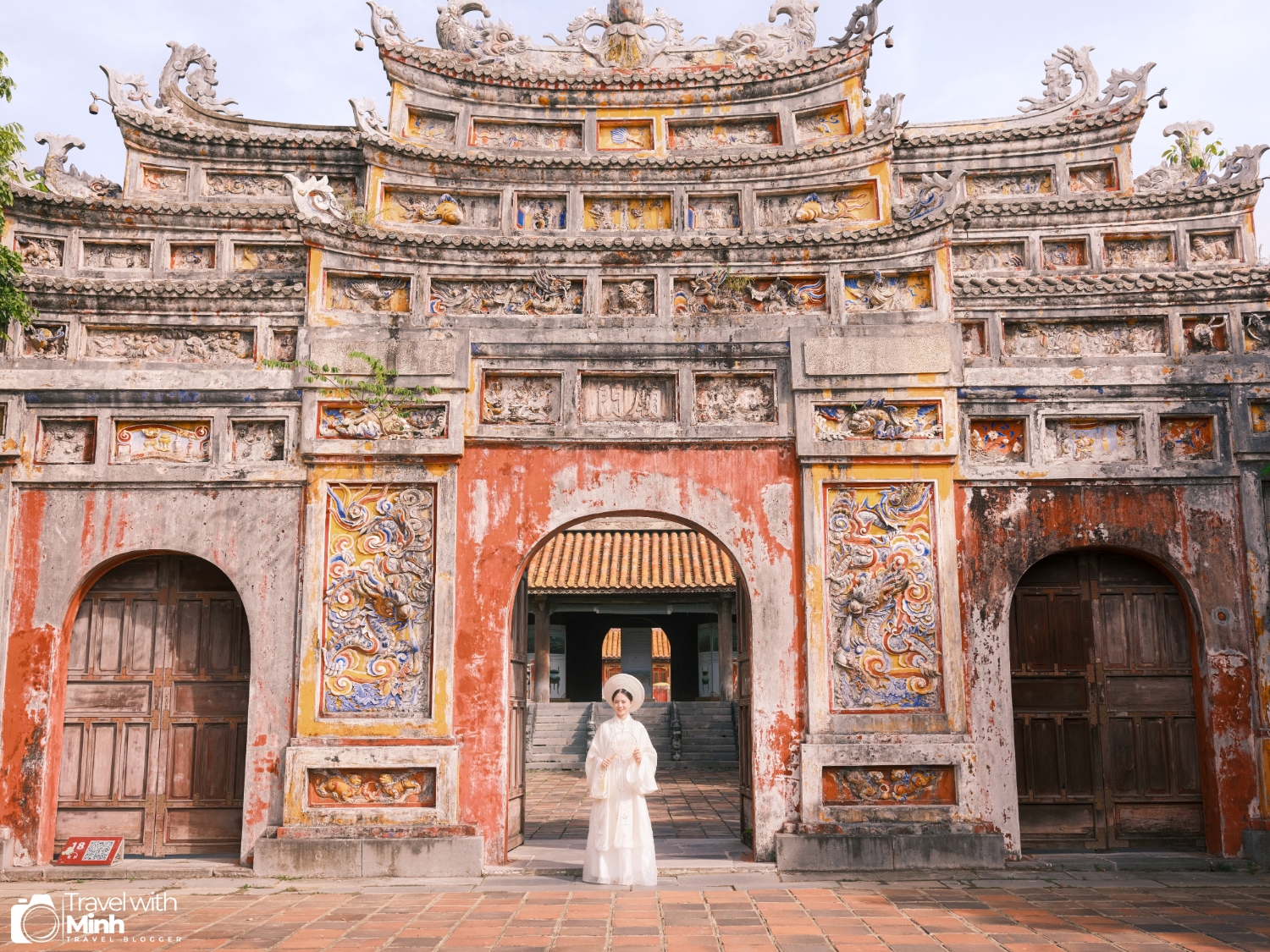 Cổng phía trước Thế Miếu và Hưng Miếu - Hoàng Thành Huế.