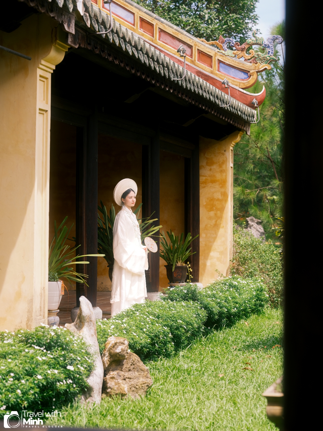 Vườn Cơ Hạ nằm trong Hoàng Thành Huế.