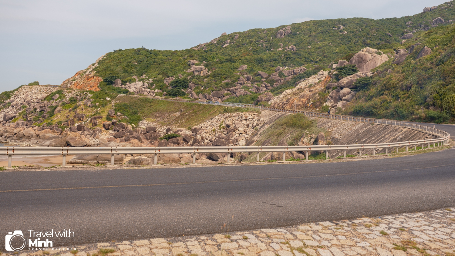 Cung Duong Bien Dep Nhat Viet Nam Phu Yen (12)