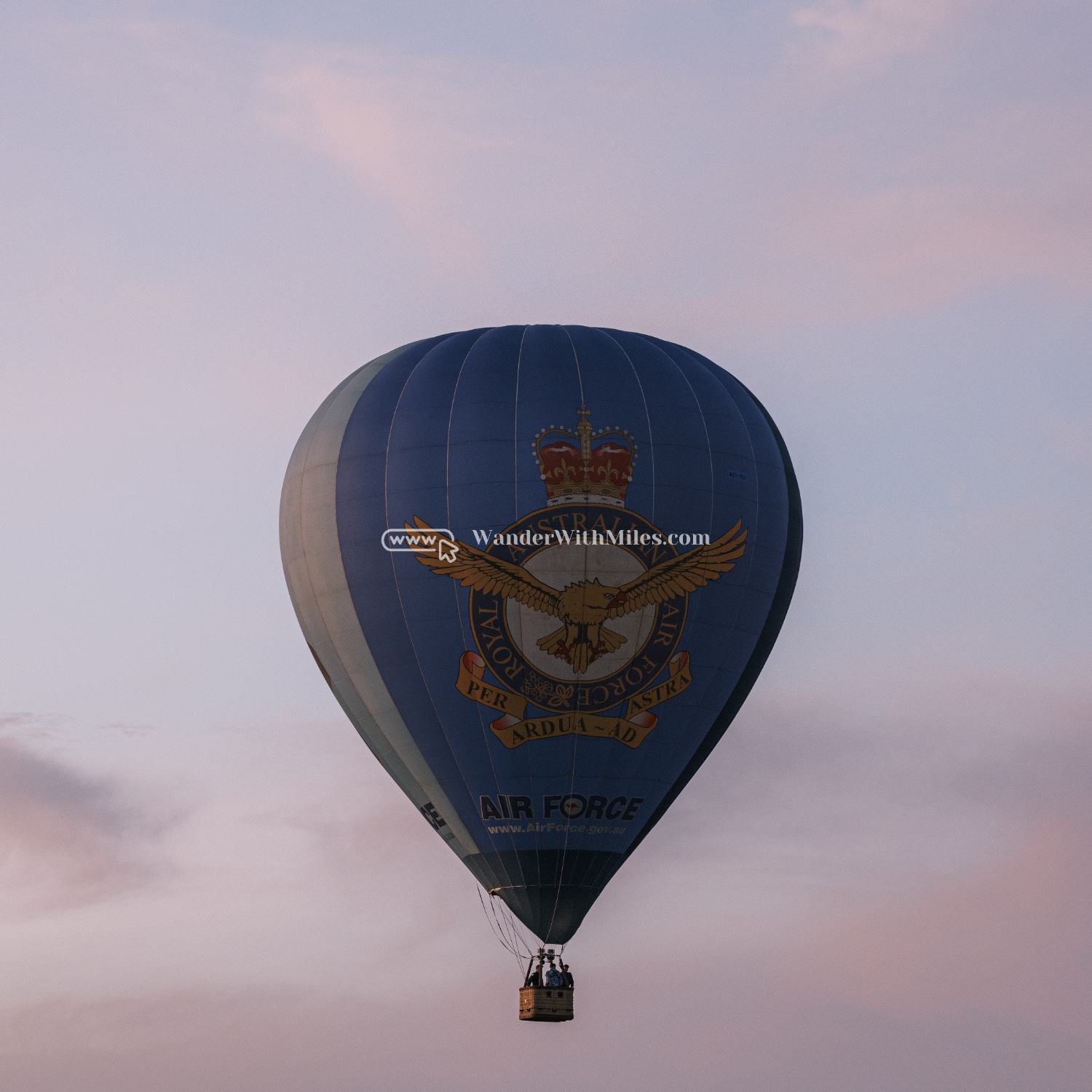 Canberra hot balloon festivaldscf1037