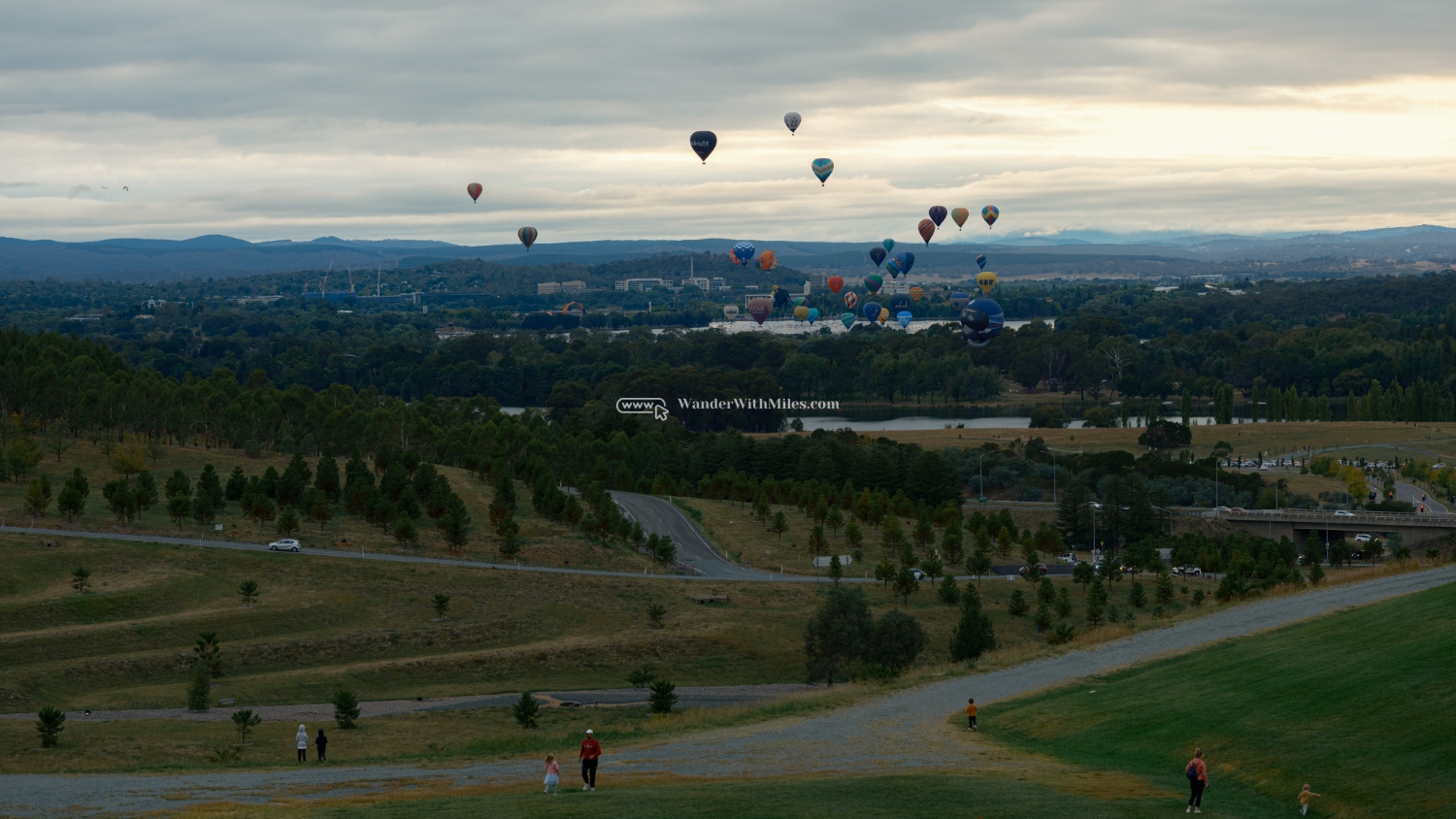 Canberra hot balloon festivaldscf1221