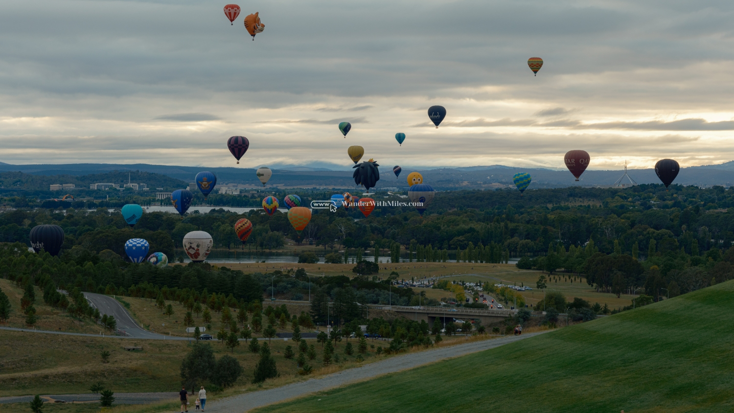 Canberra hot balloon festivaldscf1267